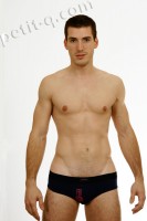 yohan_fbi yohan fbi 133x200 Yohan, mannequin sous vêtements pour Petit Q (via Arthus et Nico)